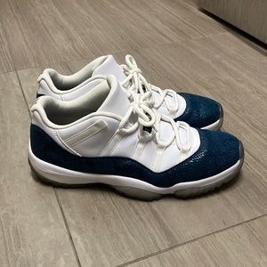 Jordan 11 Retro Low Navy Snakeskin